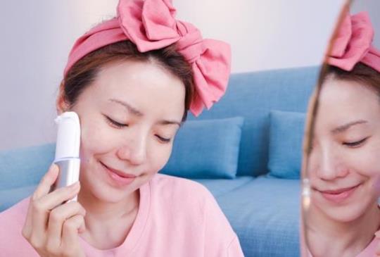 美容神器來了！宅在家保養，也能讓皮膚美到發光！來自日本的Ands Beauty脈衝離子多功能美容儀